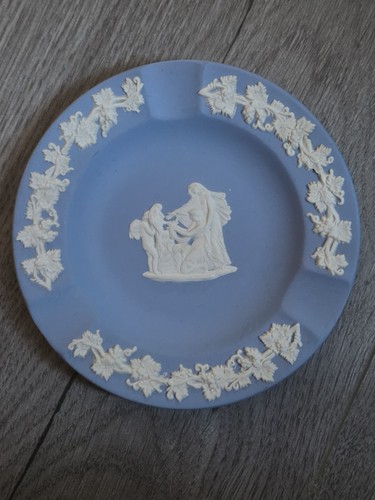 Wedgwood blue jasperware - blue,